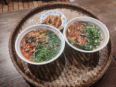 -爆炸头阿姨小四川正宗川味小吃(无任何分店)