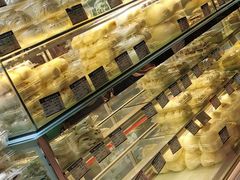 -白玉兰食品甜凤店(合生汇店)