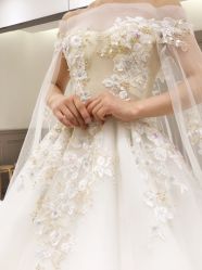 点击看大图 -GRACE KELLY婚纱与礼服(北京店)