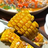 西大街新开的这家餐厅环境太好了 沿河而建