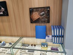 -视野联行眼镜·蔡司·尼康·豪雅·依视路(青浦宝龙店)