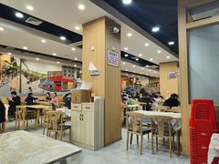 大堂-江城燕子大排档(江汉路步行街店)