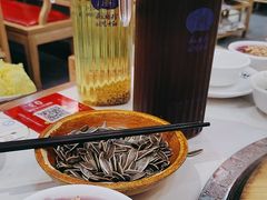 -鲁员外地锅鸡地锅鱼(龙湖江东天街店)