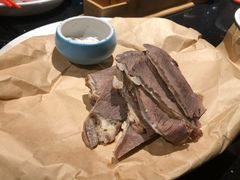 古法盐蘸牛肉-老头儿油爆虾·知味杭州(爱琴海购物中心)