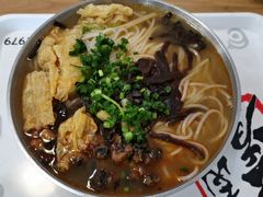 -爱民螺蛳粉(梧州国泰广场店)