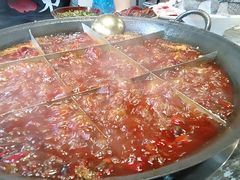 -渝嘴小老弟老火锅(华新村店)