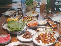 -明洞阿姨·韩式酱蟹烤肉·创意料理(三元桥店)