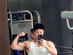-威克健身游泳(万菱汇店)