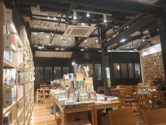 -猫的天空之城概念书店(杭州南宋御街店)