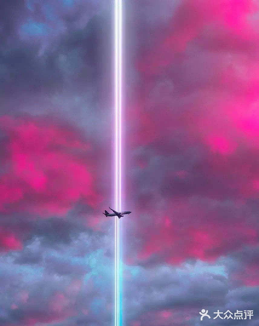 江河湖海、土壤和植物里的水分，每时每刻都在蒸发，变成水汽后进