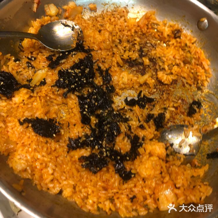 用生菜裹上饭，超级满足，送的南瓜粥也很好喝