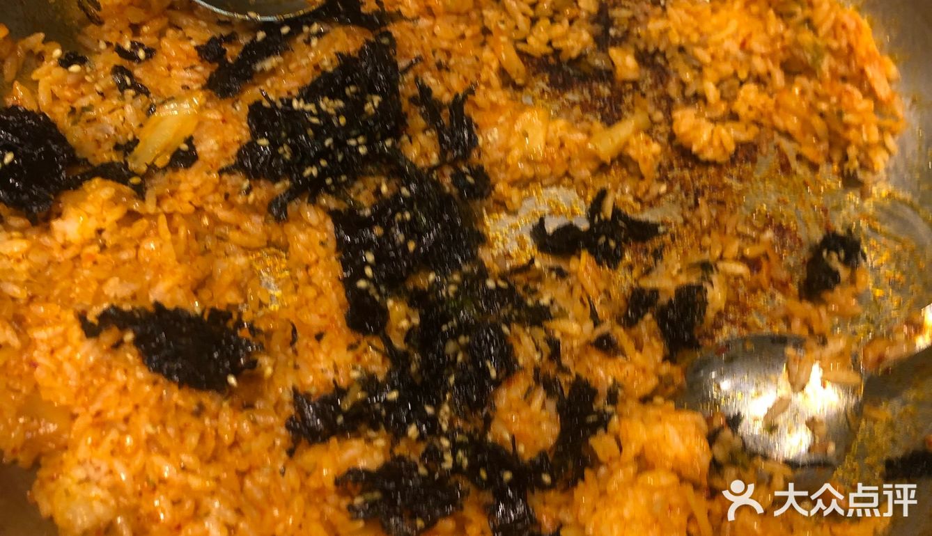 用生菜裹上饭，超级满足，送的南瓜粥也很好喝