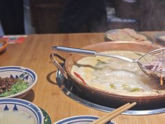 -洱火云南酸菜牛肉火锅(石景山当代商城店)