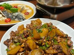 程氏大盘鸡-鑫小城故事·藕汤·家常菜(台北一路总店)