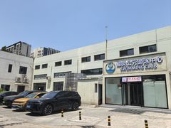-鲸灵公元游泳中心