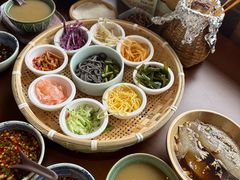 -包整·丝娃娃(一览甲秀楼风景店)