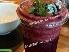 -Chom Cafe and Restaurant