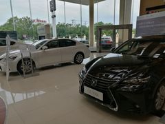 -骏佳雷克萨斯汽车销售服务中心-停车场