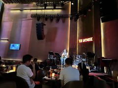 -TZ House音乐现场(来福士中心店)