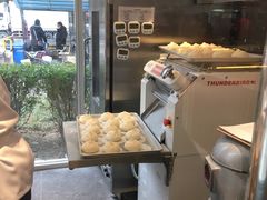 -东方既白(黄兴路大润发店)
