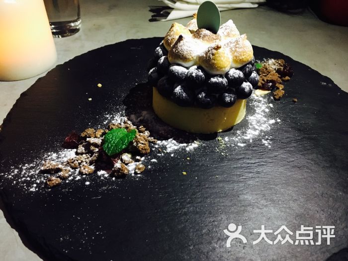 k.strawberry黑草莓图片