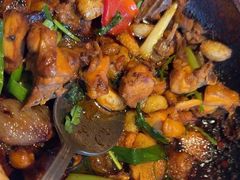 -八府香鸭·啫啫煲(华山路店)