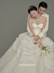 -雪中彩影婚纱摄影·微光艺术中心