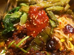 老妈拌饭-聚合鑫东北熏酱熟食麻辣面(长阳店)
