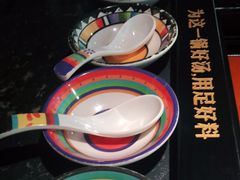 -老牌坊云南鱼豆花火锅(哈西万达店)