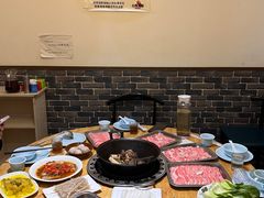 -茸梅路右拐龙虾-农家菜(松江店)