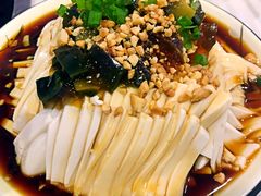 -虾弄弄海派小龙虾·牛羊蝎子火锅