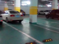 -龙湖天街-停车场