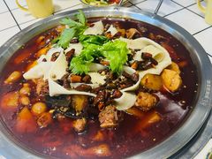 -晓彭肥肠鸡·泡椒鸡火锅(水木天地店)