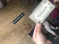 -九又四分之三站台哈利波特商店