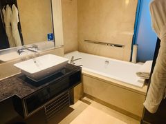 -广州天河希尔顿酒店