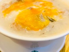 窝蛋滑牛肉粥-添好运点心专门店(百老汇店)