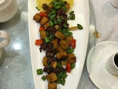 牛肉粒炒菌菇-天鲜阁·海鲜粤菜·33年老字号(石槎白云站店)