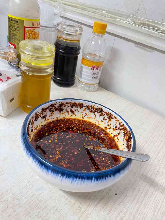 冬雪拉面-"根据有些微阴,感觉要变天.正好在附近来碗.