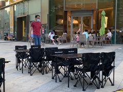 -笨猪青年旅舍(西乡地铁站店)