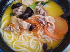 -桥香园过桥米线(国贸店)