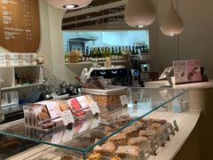 -VERIE BAKEHOUSE