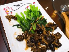 -东来菜馆•手抓海鲜家常菜•海鲜锅贴(鸽子窝店)