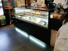 面包甜点陈列柜-华丰贺氏(福新西路店)