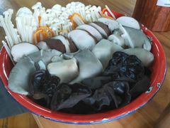 -东镇老火锅(长春路首店)