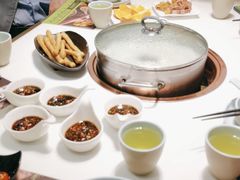 -洪氏嗨捞·猪肚鸡火锅(阳光天地店)