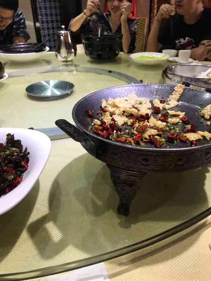 毛家湾饭店(广州东站店)-"不知不觉毛家成了我和同事们的饭堂.晚上来.