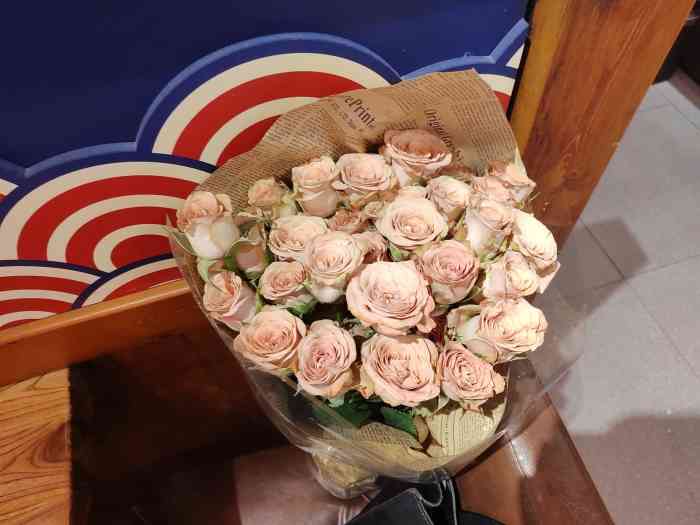 大溪沟聚金花市-"没有女孩子不对鲜花心动吧98最近在解放碑.