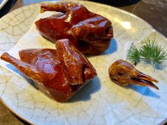 脆皮乳鸽-新荣记(BFC外滩金融中心店)