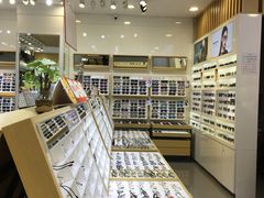-美式眼镜·授权蔡司.依视路.尼康.豪雅.明月(人民广场店)
