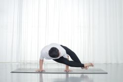 -亚太瑜伽普拉提学院